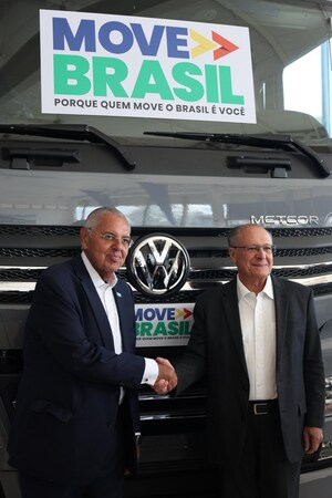 Geraldo Alckmin visita revenda VW Caminhões e Ônibus pelo Move Brasil