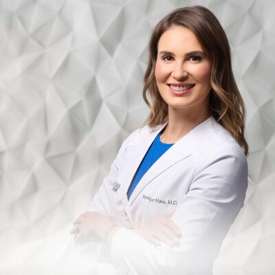 Northern Virginia Plastic Surgeon Dr. Munique Maia Showcases Neck Rejuvenation Textbook at the American Society of Plastic Surgeons Annual Meeting