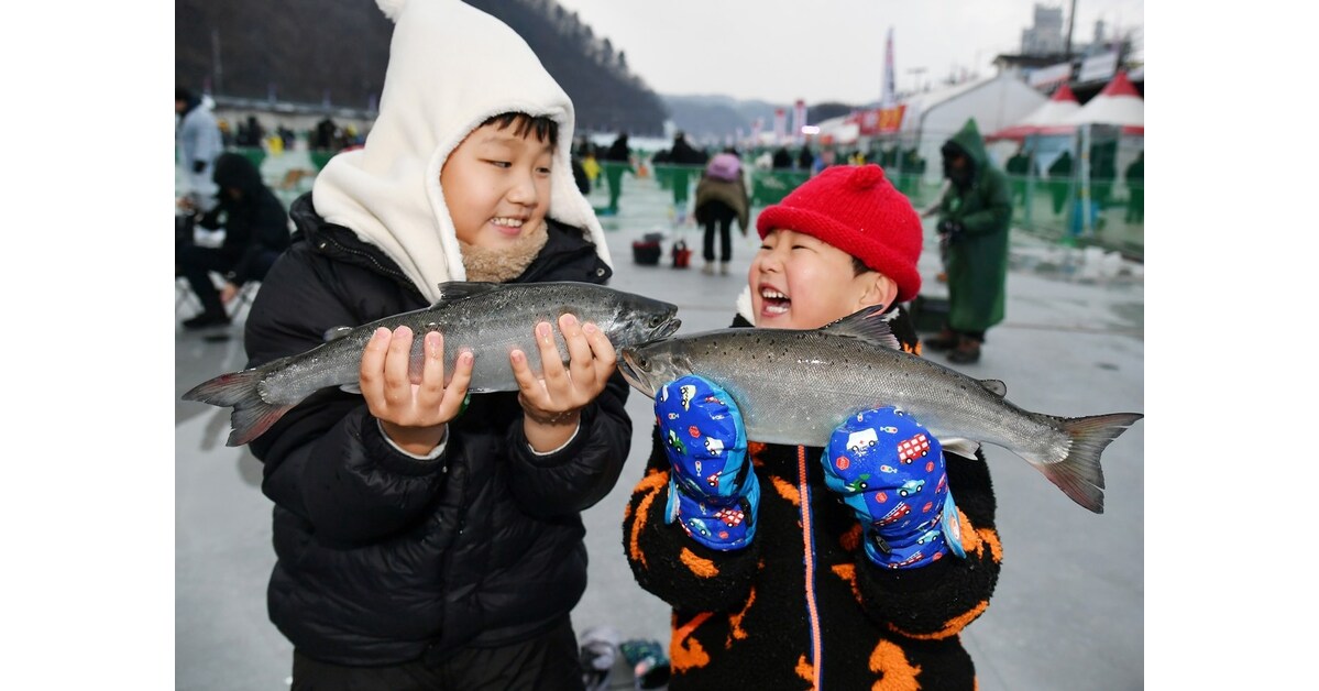 World-renowned ice fishing festival kicks off in Hwacheon