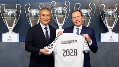 Roborock President, Mr Quan Gang, and Real Madrid Football Club's Director of Institutional Relations, Emilio Butragueño (PRNewsfoto/Roborock)