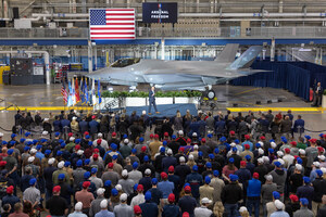 Secretary of War Visits Lockheed Martin F-35 Production Facility