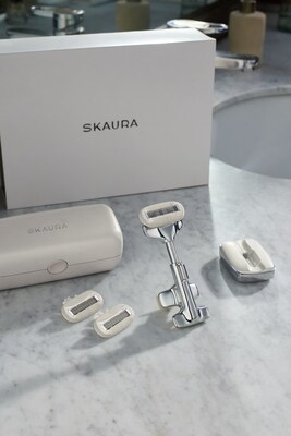 SKAURA ONE™ Kit (ONE™ Razor Handle, Body Cartridges, Travel Case, Display Stand)