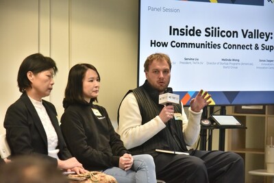 Jonas Jasper Samland, the Innovation Advisor from Innovation Centre Denmark in the panel about how communities can connect and support startups.