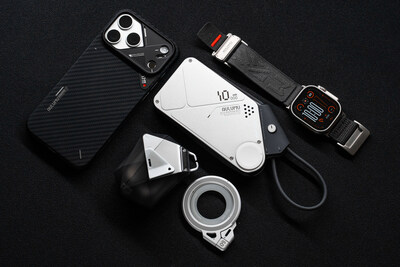 A flat-lay of AULUMU —A17 AF case, M10 Power Bank, Apple Watch with C03 band, and G09 Stand.