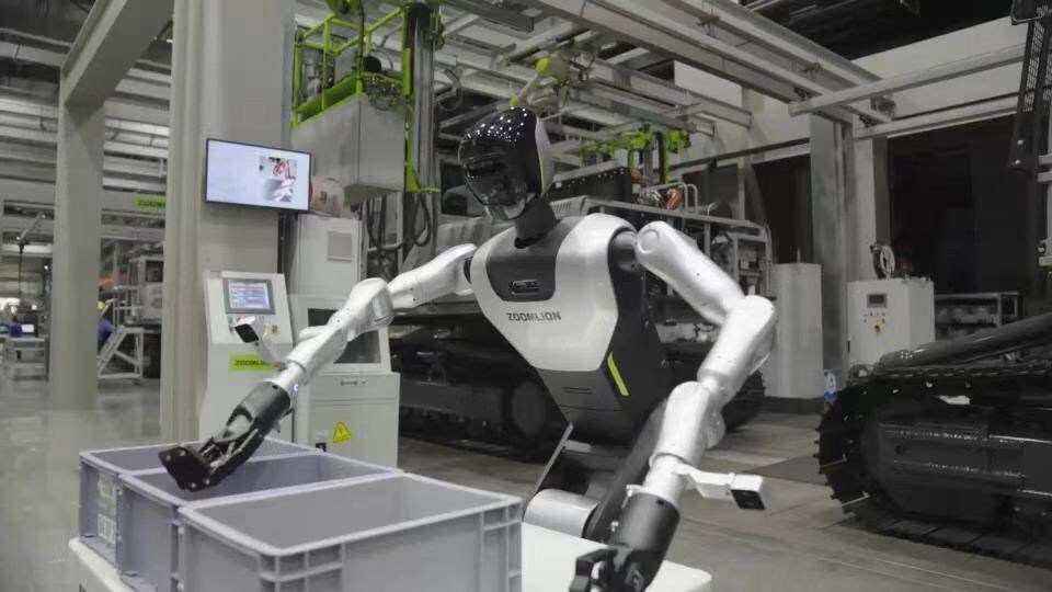 Zoomlion Advances Intelligent Manufacturing with Integrated AI and Embodied-Intelligence Robotics