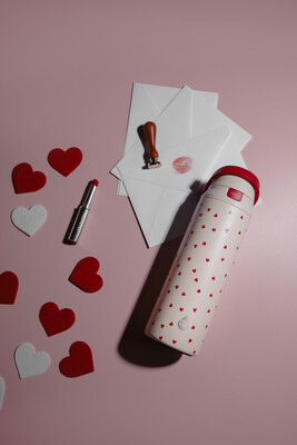 2-in-1 Straw and Chug Water Bottle in Hearts