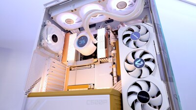 기가바이트, CES 2026에서 X870E AERO X3D WOOD 공개 - 고성능 메인보드에 자연의 우아함 더해