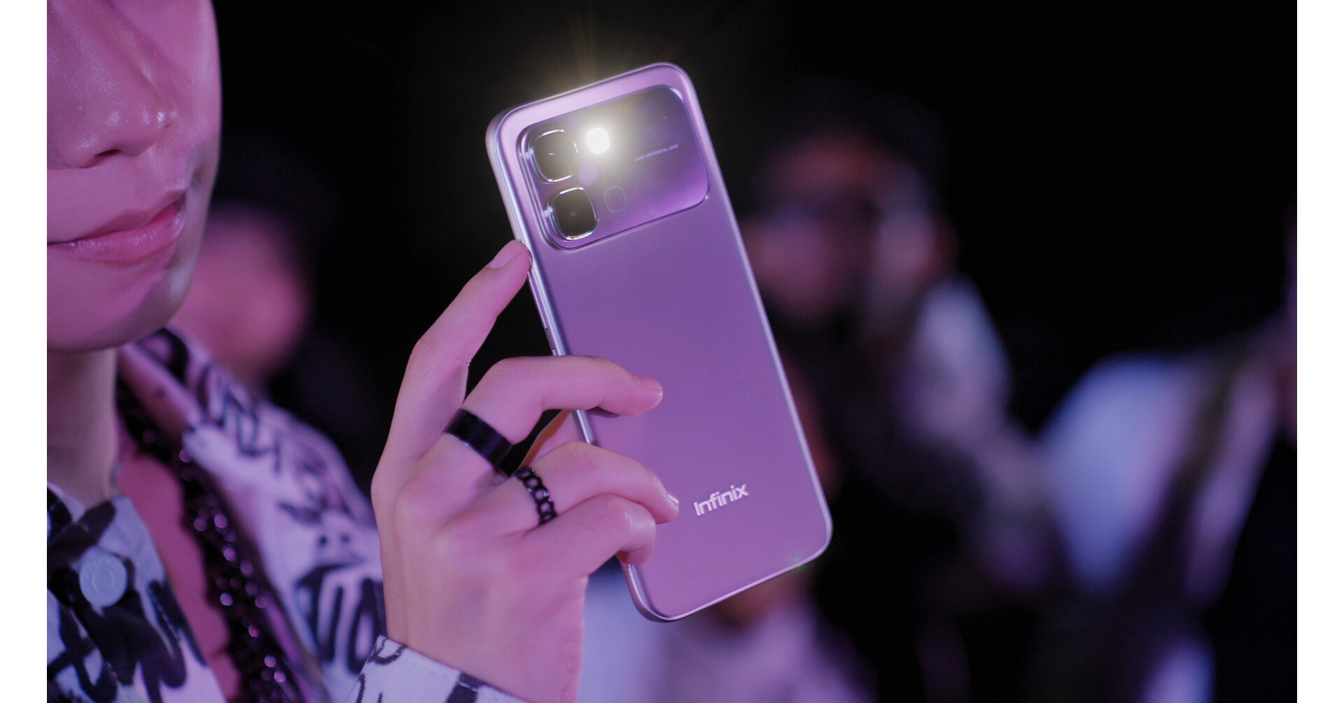 Infinix NOTE Edges Ten-Dimensional Reveal Holographic Spectacle: Ushering in a New Era of 10 Dimensions of Excellence