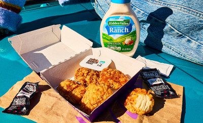 Taco Bell’s Crispy Chicken Nuggets with the new Hidden Valley Diablo Ranch Sauce Taco Bell’s Crispy Chicken Nuggets with the new Hidden Valley Diablo Ranch Sauce