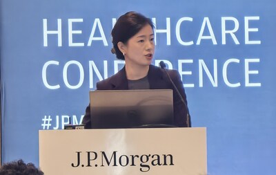 May Li, Board Secretary of Mindray Medical, delivered a keynote speech at the 44th J.P. Morgan Healthcare Conference. (PRNewsfoto/Mindray Medical) May Li, Board Secretary of Mindray Medical, delivered a keynote speech at the 44th J.P. Morgan Healthcare Conference. (PRNewsfoto/Mindray Medical)