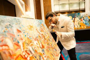 La pincelada de mil millones de dólares: la plataforma de arte de Attorney se asegura más de mil millones de dólares en compromisos de venta en el primer mes, lo que la posiciona para un rápido crecimiento.