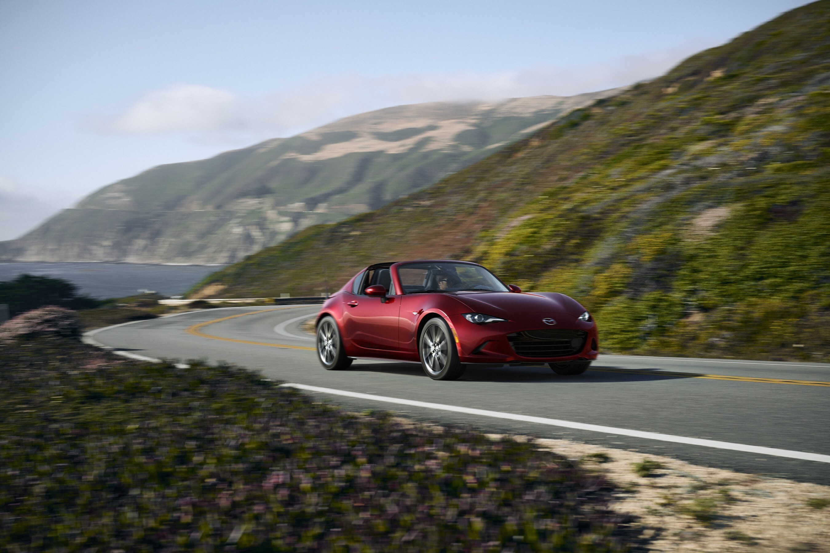 2026 MX-5 vs Nissan Z