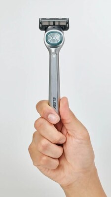 DORCO SLEEK, featuring a matte-metal handle and a multi-flex head for precise control.