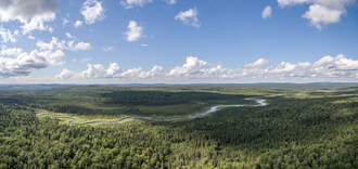 Le parc national du Mont-Mégantic invite la population de l’Estrie à prendre part au vote public de la Commission de toponymie du Québec afin de soutenir le Point de vue du Gardien‑des‑Méandres, finaliste parmi les douze Toponymes coups de cœur 2026.

Crédit photo: Sébastien Giguère (Groupe CNW/Société des établissements de plein air du Québec)