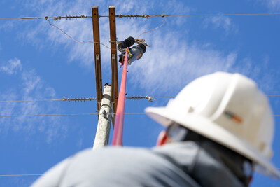 Hubbell will demonstrate at DTECH 2026 how its LineDefender™ single-phase recloser takes safety to the next level—allowing linemen to safely activate and deactivate equipment directly from the ground, minimizing risk and ensuring efficient operations.
