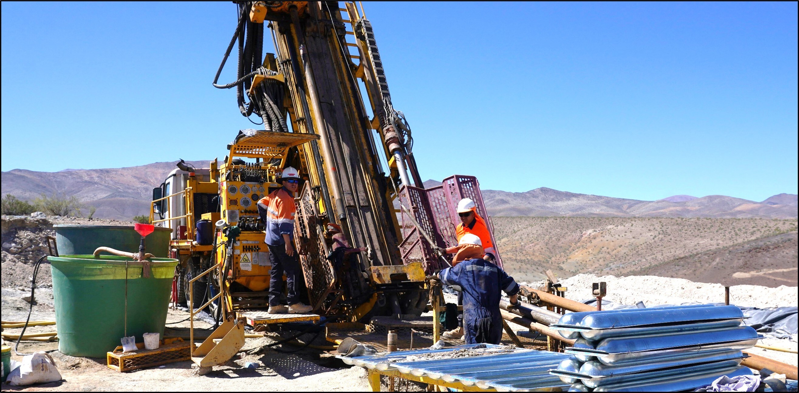 Diamond Drilling across La Verde expands the gold-rich major copper discovery in coastal Chile (CNW Group/Hot Chili Limited) Diamond Drilling across La Verde expands the gold-rich major copper discovery in coastal Chile (CNW Group/Hot Chili Limited)