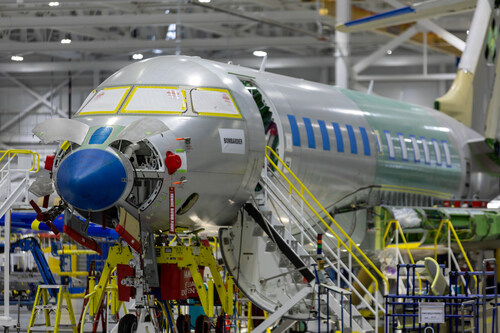 A Bombardier Global series aircraft on the assembly line. (CNW Group/Unifor) A Bombardier Global series aircraft on the assembly line. (CNW Group/Unifor)
