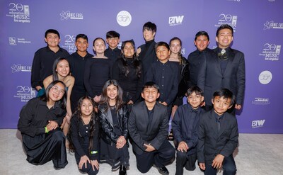 Diane Warren with ETM-LA Choir Students at Education Through Music-LA's 20th Year Gala