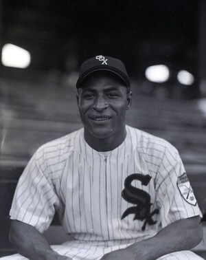 Unsung Negro Leagues Legend: How Sam Hairston Built a Three-Generation Legacy That Changed Major League Baseball and Beyond