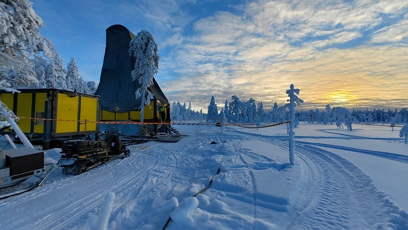 Figure 3. One of two Comadev Oy diamond drill-rigs now on-site at Rajapalot. (CNW Group/Goldsky Resources Corp.) Figure 3. One of two Comadev Oy diamond drill-rigs now on-site at Rajapalot. (CNW Group/Goldsky Resources Corp.)
