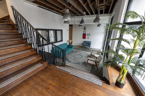 Unable to view the image, Please provide a valid URL.