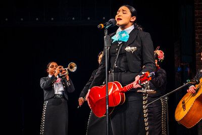 Experience artistic expression from all corners of the Houston Theater District throughout the day.