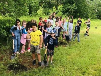 Projet Libérez votre nature précédemment soutenu financièrement © École Claudette-Bradshaw (Groupe CNW/Fonds mondial pour la nature (WWF-Canada))