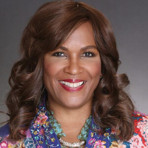 Kim Davis Named 2026 Visionary Leader Award Recipient by Simmons Leadership Conference