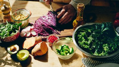 With fewer than 5 percent of Americans consistently meeting recommended daily fiber intake of 21–25 grams for women and 30–38 grams for men, the hashtag #fibermaxxing has garnered millions of views on TikTok. The trend reflects growing interest in gut health, balanced nutrition and sustainable eating habits across generations.