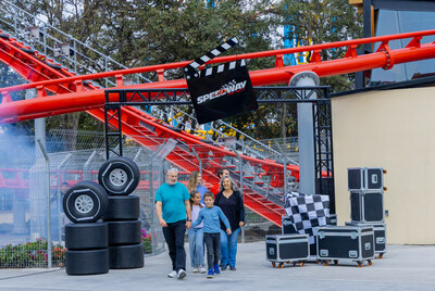 Lights, camera, action! Speedway Stunt Coaster, a new family boomerang roller coaster at Six Flags México, is now open.