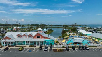 #1 Top Glamping Campground: Sun Outdoors Rehoboth Bay (Millsboro, DE)