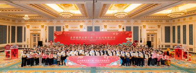 Senior management from Las Vegas Sands and Sands China, together with team members and Sands China Cares Ambassadors — around 300 participants in total —take part in the “Sands Cares Spring Celebrations with the Community” volunteer activity Feb. 3. (PRNewsfoto/Sands China Ltd.)
