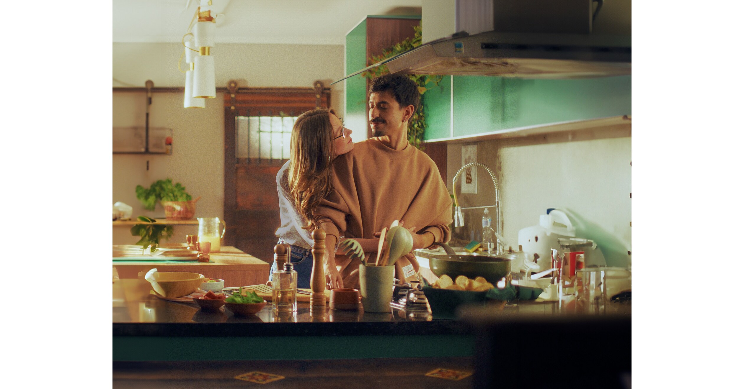 Est-ce la fin des applications de rencontre ? La g&eacute;n&eacute;ration Z abandonne la culture du &laquo; swipe-by &raquo; au profit de relations s&eacute;rieuses dans la cuisine