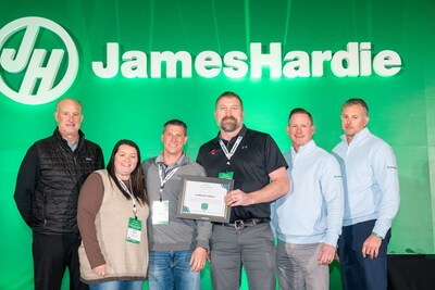 Craftsman’s Choice President Ben Juncker (center) accepts the 2025 President’s Club Award alongside Cyndal Norman, Marketing Director, and Ryan Hicks, Production Manager. The award was presented by Paul Gentzel, Mark Wallace, and Josh Miller, Senior Sales Directors at James Hardie Building Products, recognizing Craftsman’s Choice’s continued excellence and performance.