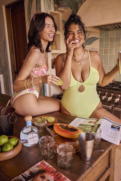 Cheekies’ debut campaign was shot in Sayulita, Mexico, and features a real group of longtime friends coordinated by model Ingrid Medeiros. The shoot captures an authentic girls’ trip: sun-filled days, candid moments, and time spent together, setting the tone for the brand’s visual language and storytelling moving forward.