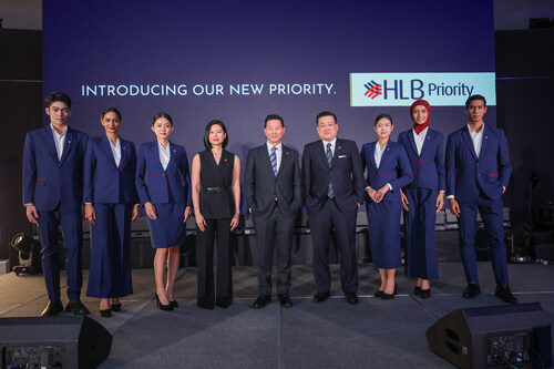 Kevin Lam, Group Managing Director & CEO of HLB [center], alongside Ng Yen Chuen, Segment Head of HLB Priority [center left] and Tay Choon Wei, HLB’s Head of Wealth Malaysia [center right], unveiling the new staff uniforms as part of HLB Priority’s renewed brand identity.