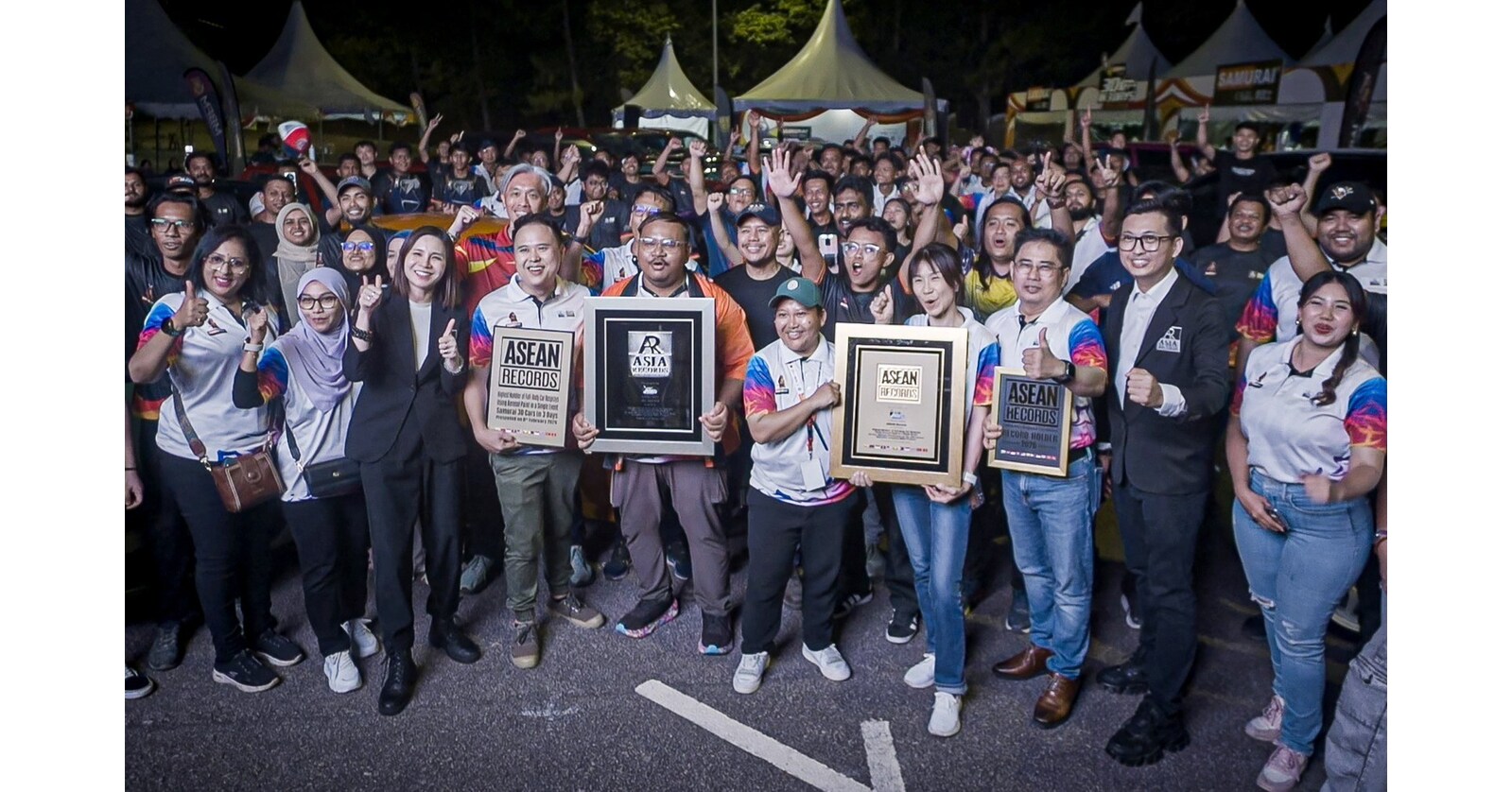 Membuat Terobosan dalam Pengecatan Mobil: Samurai Paint Tuntaskan Penyemprotan Bodi Mobil dengan Cat Aerosol dalam Skala Terbesar di Asia