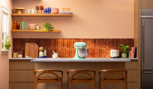 /C O R R E C T I O N -- KitchenAid/