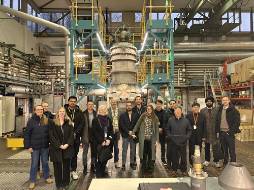 Leaders from Energy Tech Solution, RISE Research Insitutes of Sweden, and partner companies pose for a group photo.