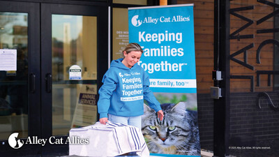 Alley Cat Allies Provides 600+ Cats with No-Cost Spay and Neuter and Food in Des Moines, Iowa