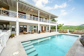 Saddle Hill View Villa, pool