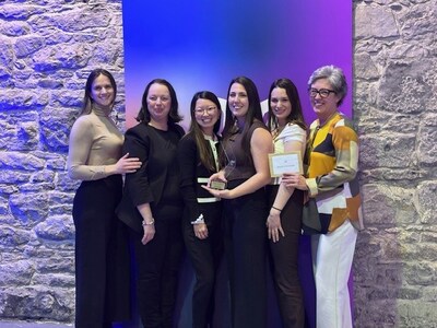 L’équipe du service alimentaire du CHU Ste-Justine. De gauche à droite : Caroline Champoux, Julie Tremblay, Marilie Leclair Chapdelaine, Charlie-Anne Normand, Laurie Beauchamp-Gauthier et Josée Lavoie. (Crédit : ITHQ) (Groupe CNW/Institut de tourisme et d'hôtellerie du Québec)