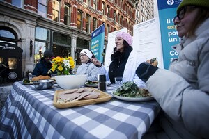 Les compressions budgétaires à l'ACIA coûteront aux Canadien•nes la sécurité à leur table à manger