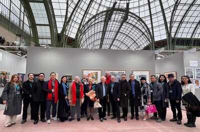 Artistes participants du Stand CHINA EXPO : WANG Ying, ZHANG Lizhen, LU Qinglong, CHEN Ling, DONG Zexing, GUO Jianlian, GAO Ming, HE Zhenhao, LAI Guoqiang, LAI Yuan, LI Yuming, REN Zhizhong, QI Ye, SHANG Yinghui, WANG Jianfeng, BAI Di, WU Dayong, YANG Shibin, WU Wei, YANG Dongping, ZHOU Wang, YIN Hua, ZHANG Xian, ZHANG Hong, ZHANG Fei, ZHOU Meiyuan. (PRNewsfoto/China Expo)