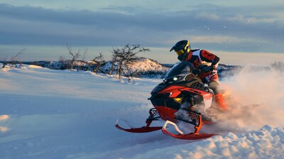 Le modèle Lynx Rave RE fête ses 20 ans en 2027. (Groupe CNW/BRP inc.)