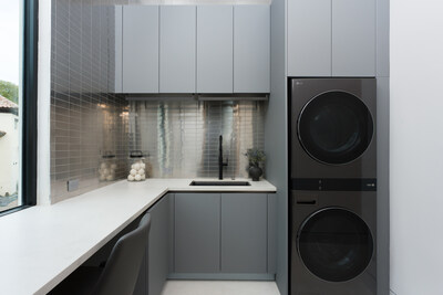 On display at the New American Home is the LG WashTower™, showcasing LG’s laundry solutions that provide intelligent fabric care, sustainable performance and remote control through the ThinQ® smart home platform. On display at the New American Home is the LG WashTower™, showcasing LG’s laundry solutions that provide intelligent fabric care, sustainable performance and remote control through the ThinQ® smart home platform.