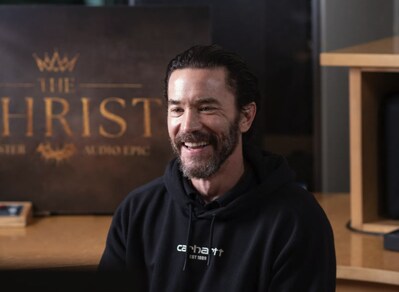 Tom Pelphery as Jesus in THE CHRIST