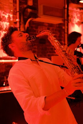 Unable to view the image, Please provide a valid URL.