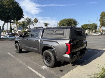 OuO One Piece Aluminum Camper Shell