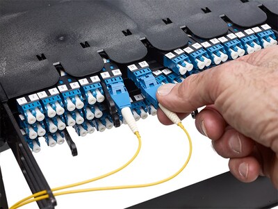 PEACOC Any Port Panel (APP)
Featuring Spreadable Adapter Technology PEACOC Any Port Panel (APP)
Featuring Spreadable Adapter Technology